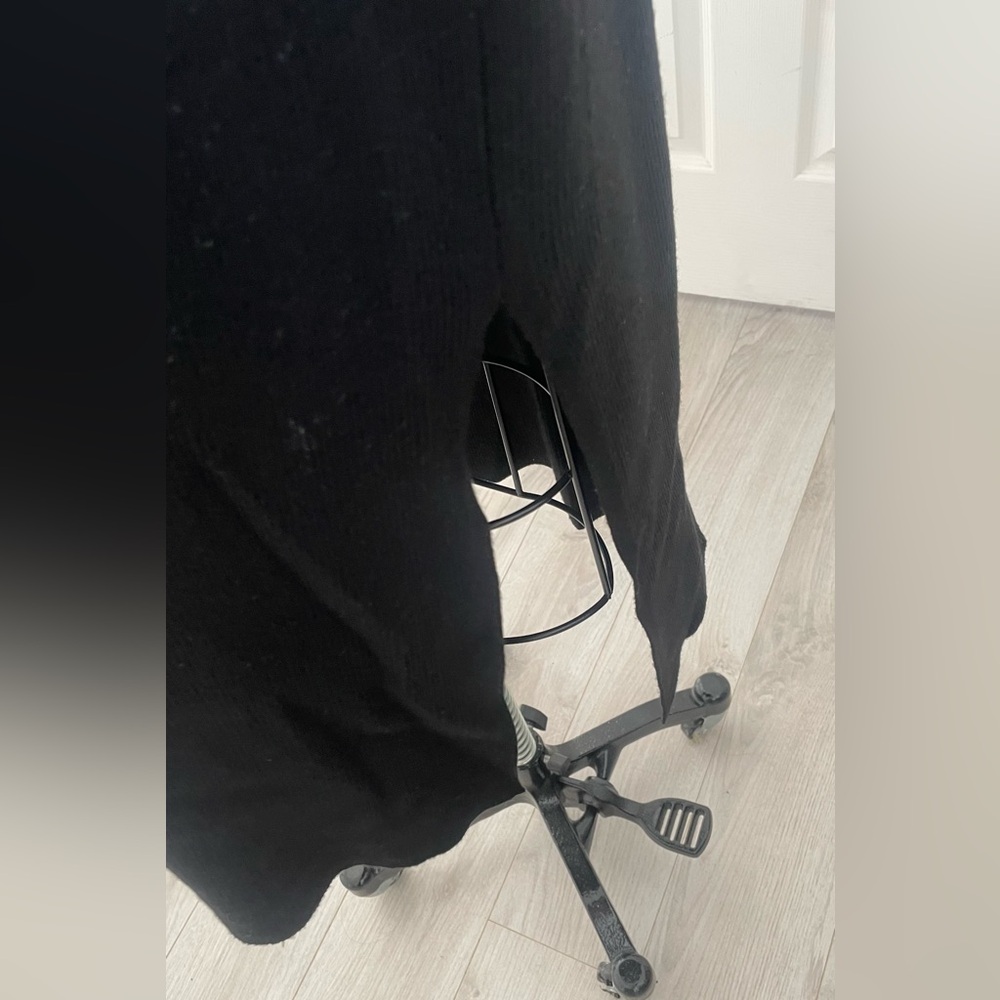 White House black market Black removable Faux Fur Trimmed belted long cardigan. - Picture 4 of 11